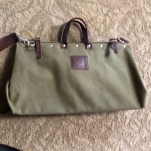 Bespoke Post Canvas Weekender Bag duffel - olive green - very good condition
